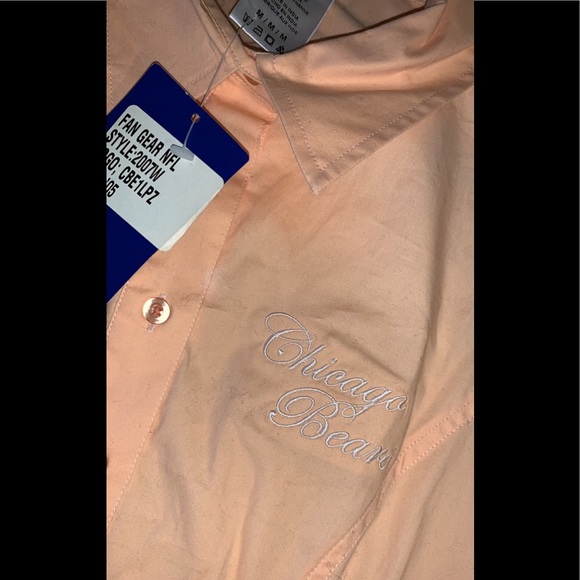 Sleeveless Woven Button down fitted Shirt - Picture 3 of 3